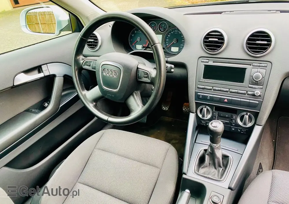 AUDI A3 3-drzwiowe 1.2 TFSI Ambiente