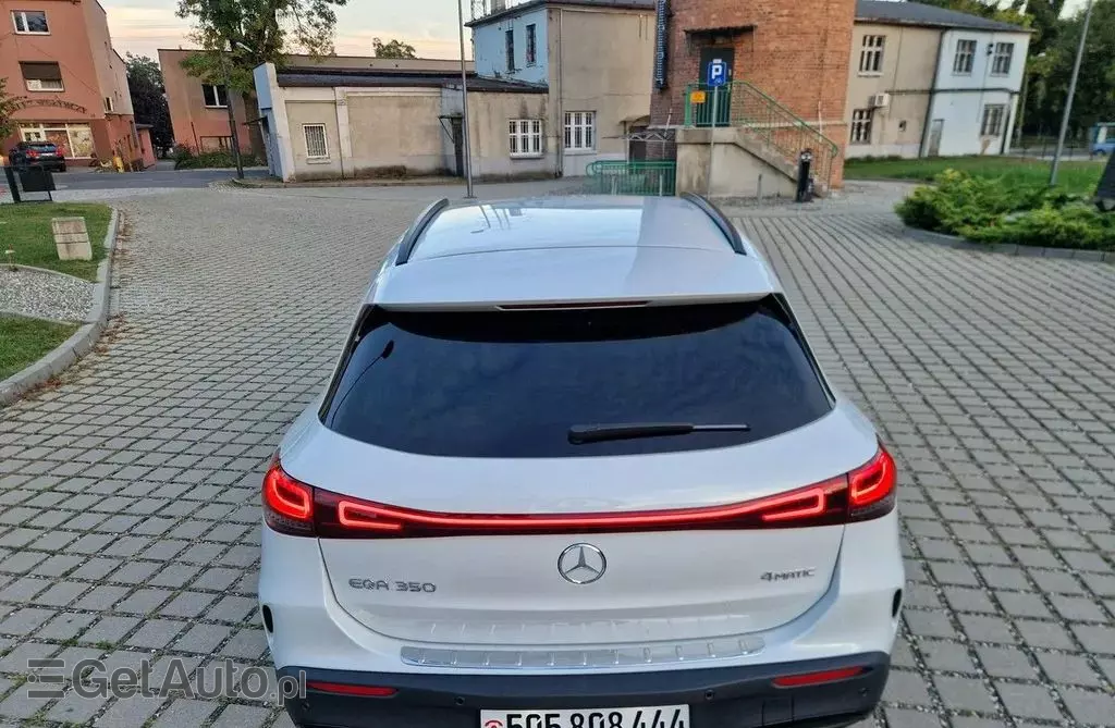 MERCEDES-BENZ EQA 