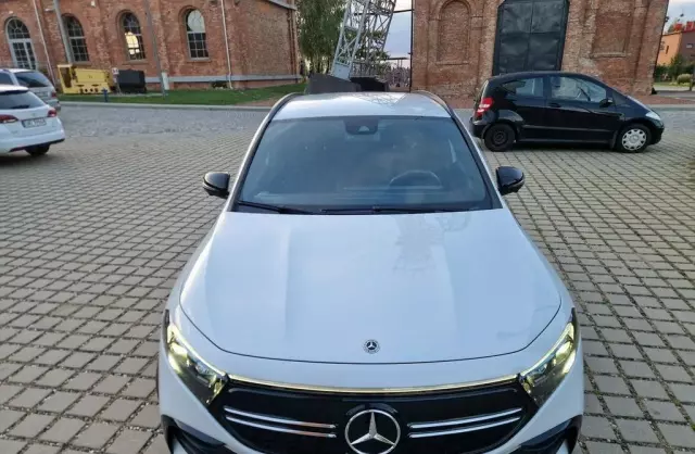 MERCEDES-BENZ EQA 