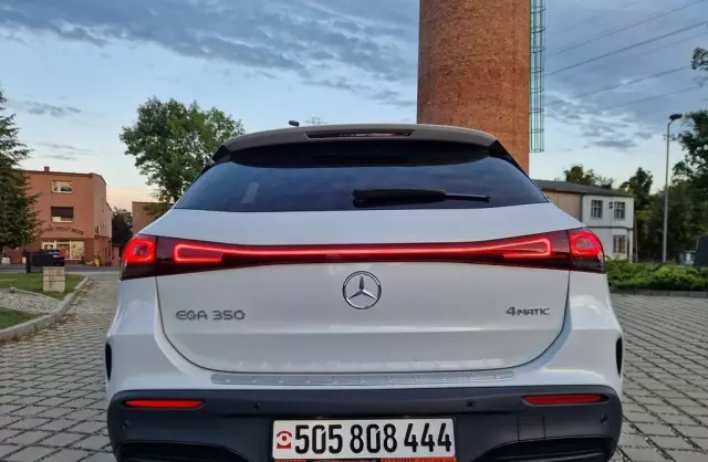 MERCEDES-BENZ EQA 