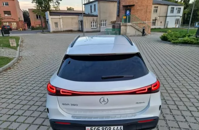 MERCEDES-BENZ EQA 
