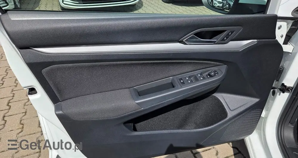 VOLKSWAGEN Golf 1.0 TSI Life