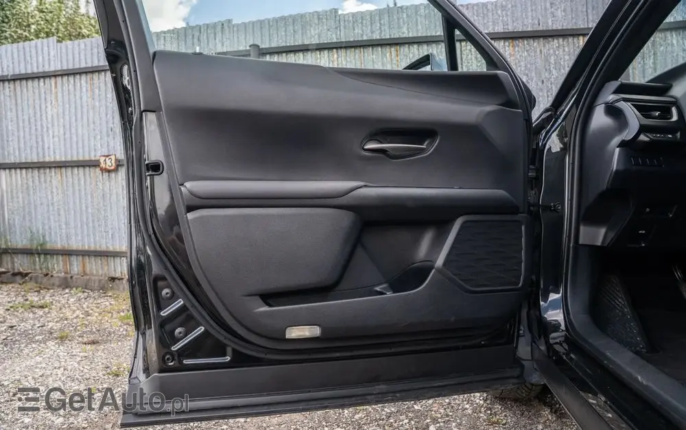 LEXUS UX 250h Business Edition