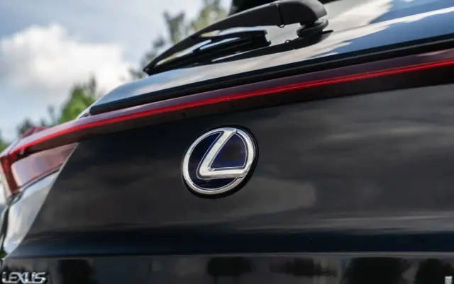 LEXUS UX 250h Business Edition