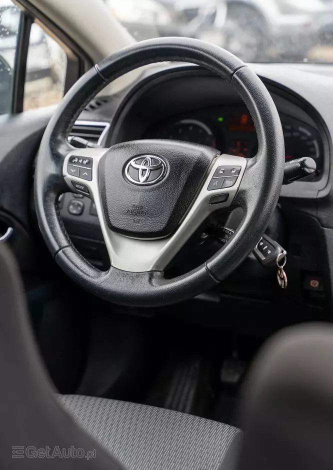 TOYOTA Avensis 1.8 Comfort