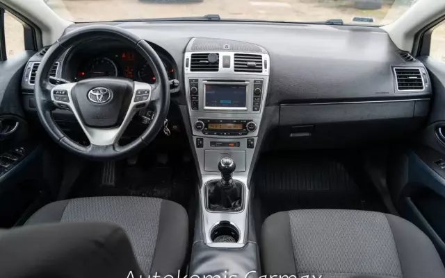 TOYOTA Avensis 1.8 Comfort