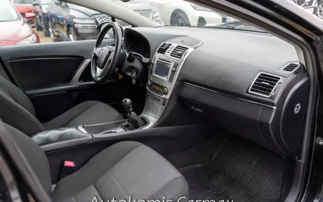 TOYOTA Avensis 1.8 Comfort