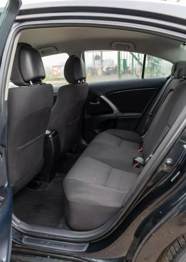 TOYOTA Avensis 1.8 Comfort