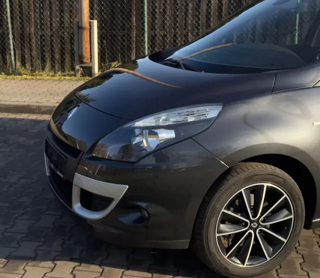 RENAULT Scenic DCi 130 FAP Bose Edition
