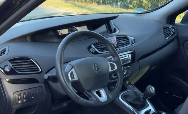 RENAULT Scenic DCi 130 FAP Bose Edition