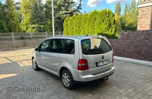 VOLKSWAGEN Touran 