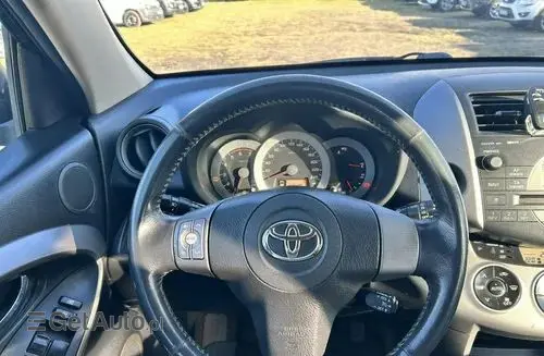 TOYOTA Rav 4 
