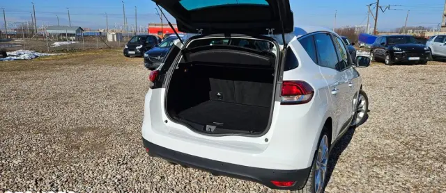 RENAULT Scenic BLUE dCi 120 EDC BUSINESS EDITION