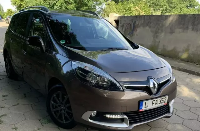 RENAULT Scenic 
