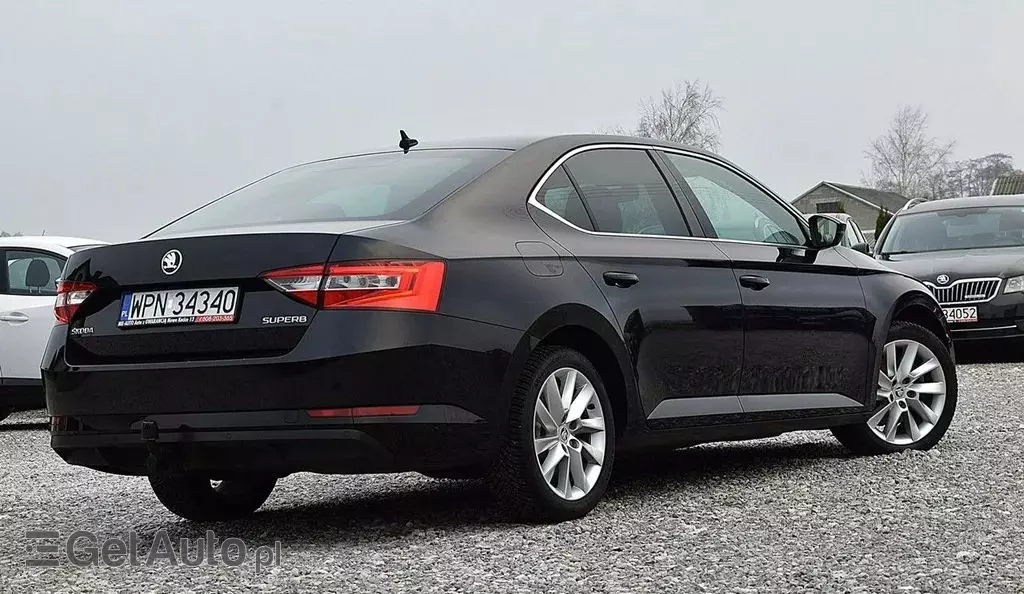 SKODA Superb 