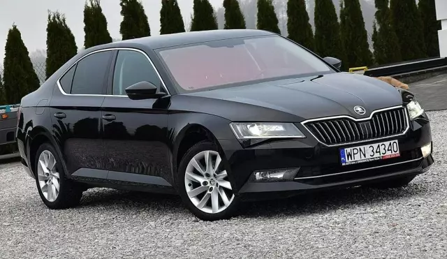 SKODA Superb 