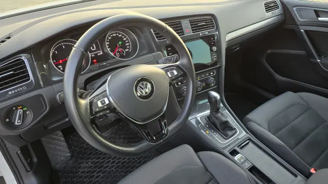 VOLKSWAGEN Golf Comfortline BMT DSG