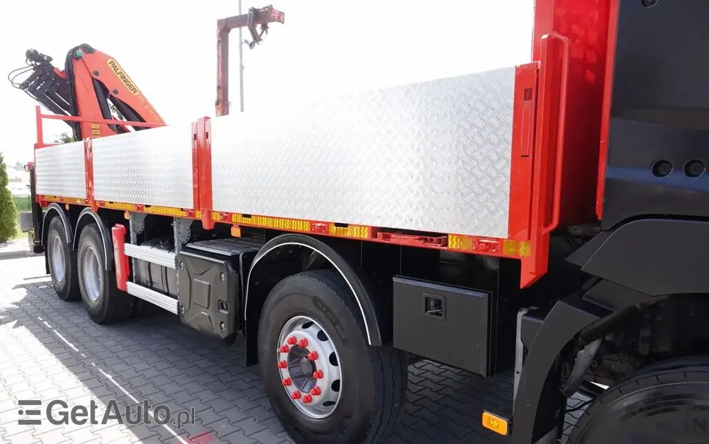 RENAULT C 430 / 8x4 / SKRZYNIOWY 7 M + HDS PALFINGER PK 24001-K C / WYSÓW 12,5M / STEROWANIE RADIOWE / WIDŁY / ROTATOR / SPROWADZONY 