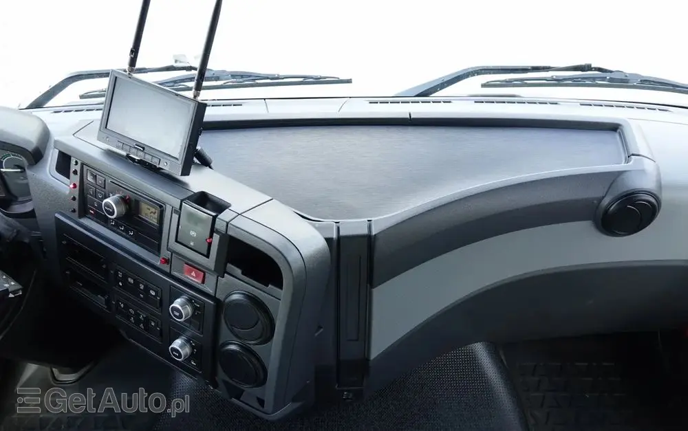 RENAULT C 430 / 8x4 / SKRZYNIOWY 7 M + HDS PALFINGER PK 24001-K C / WYSÓW 12,5M / STEROWANIE RADIOWE / WIDŁY / ROTATOR / SPROWADZONY 