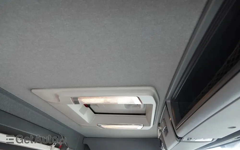 RENAULT C 430 / 8x4 / SKRZYNIOWY 7 M + HDS PALFINGER PK 24001-K C / WYSÓW 12,5M / STEROWANIE RADIOWE / WIDŁY / ROTATOR / SPROWADZONY 