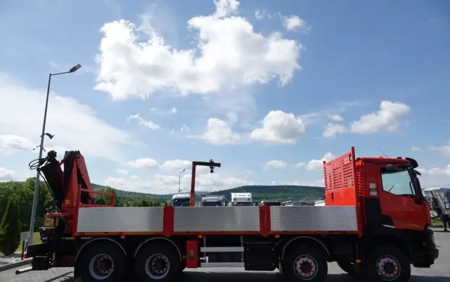 RENAULT C 430 / 8x4 / SKRZYNIOWY 7 M + HDS PALFINGER PK 24001-K C / WYSÓW 12,5M / STEROWANIE RADIOWE / WIDŁY / ROTATOR / SPROWADZONY 