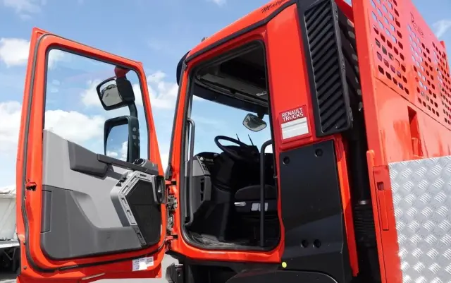 RENAULT C 430 / 8x4 / SKRZYNIOWY 7 M + HDS PALFINGER PK 24001-K C / WYSÓW 12,5M / STEROWANIE RADIOWE / WIDŁY / ROTATOR / SPROWADZONY 