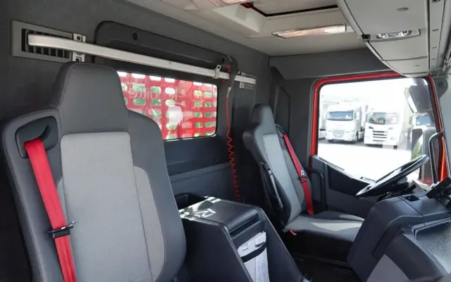 RENAULT C 430 / 8x4 / SKRZYNIOWY 7 M + HDS PALFINGER PK 24001-K C / WYSÓW 12,5M / STEROWANIE RADIOWE / WIDŁY / ROTATOR / SPROWADZONY 