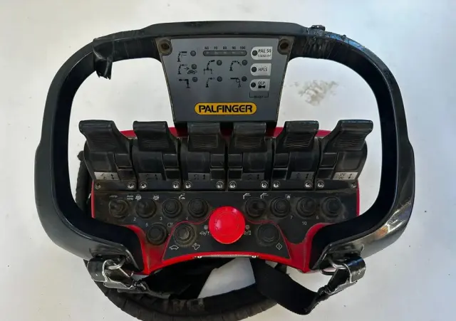 RENAULT C 430 / 8x4 / SKRZYNIOWY 7 M + HDS PALFINGER PK 24001-K C / WYSÓW 12,5M / STEROWANIE RADIOWE / WIDŁY / ROTATOR / SPROWADZONY 