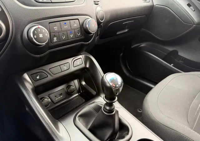 HYUNDAI Ix35 1.6 2WD blue Trend