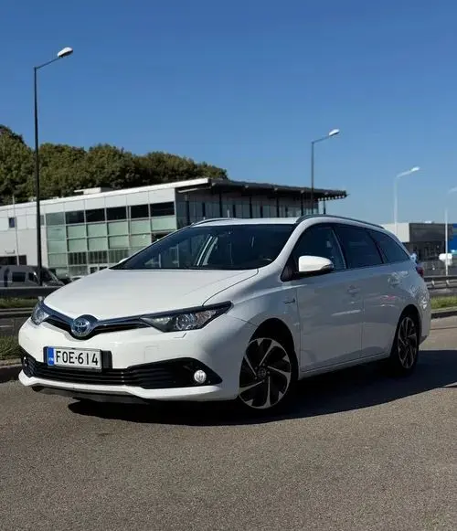 TOYOTA Auris 