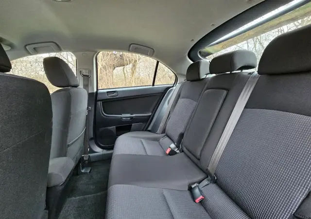 MITSUBISHI Lancer 1.8 Instyle