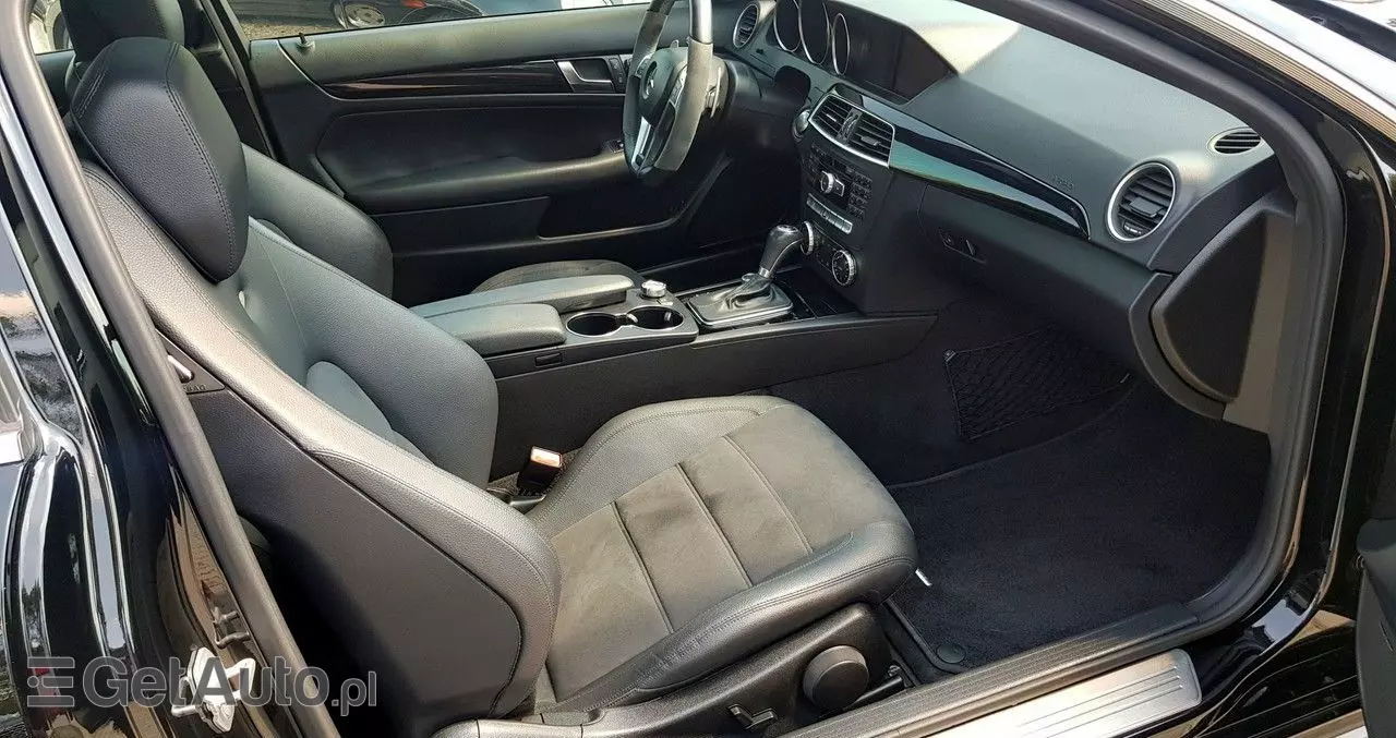 MERCEDES-BENZ Klasa C 63 AMG Coupe AMG SPEEDSHIFT MCT Edition 1