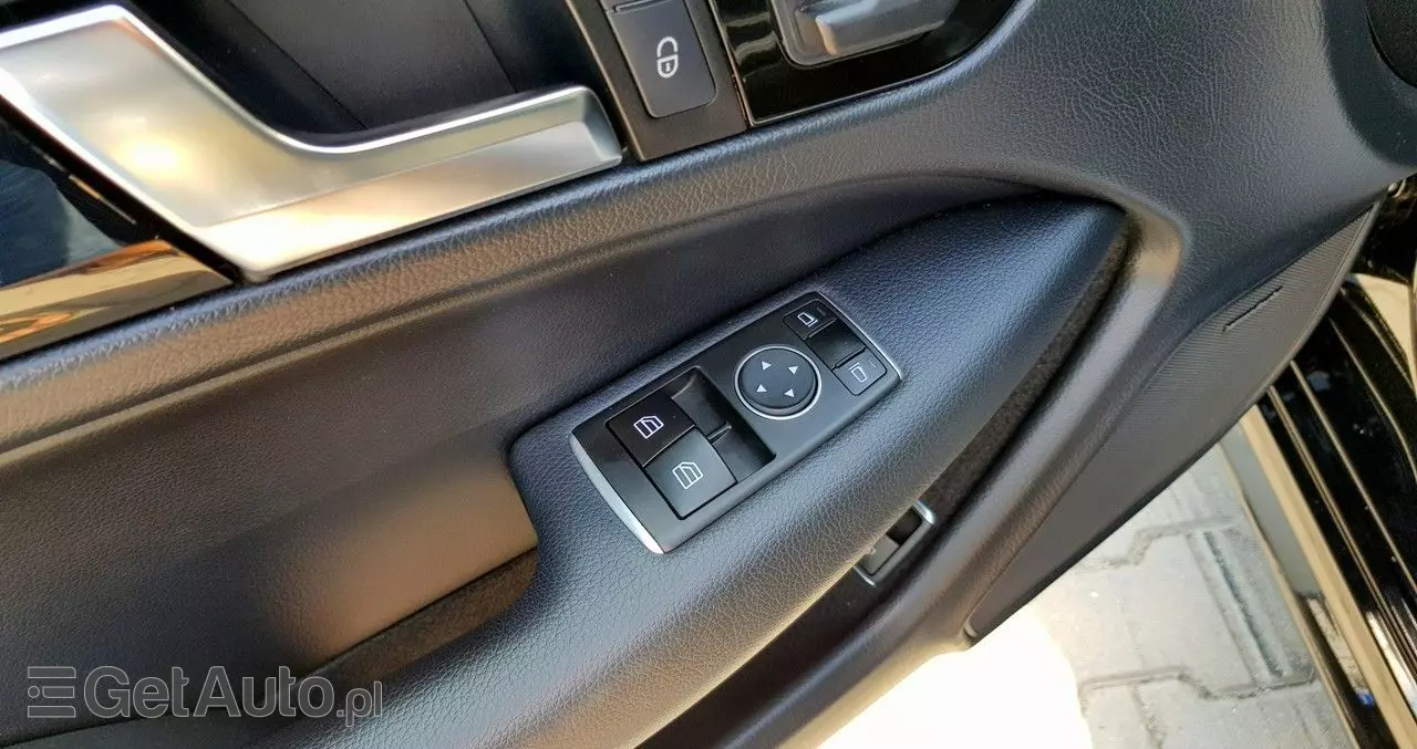 MERCEDES-BENZ Klasa C 63 AMG Coupe AMG SPEEDSHIFT MCT Edition 1