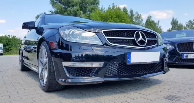 MERCEDES-BENZ Klasa C 63 AMG Coupe AMG SPEEDSHIFT MCT Edition 1