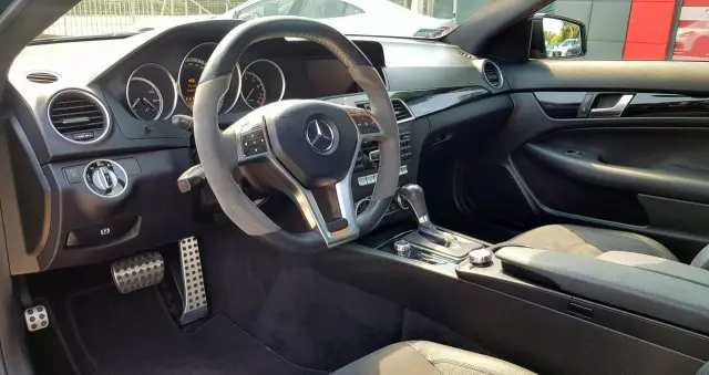 MERCEDES-BENZ Klasa C 63 AMG Coupe AMG SPEEDSHIFT MCT Edition 1