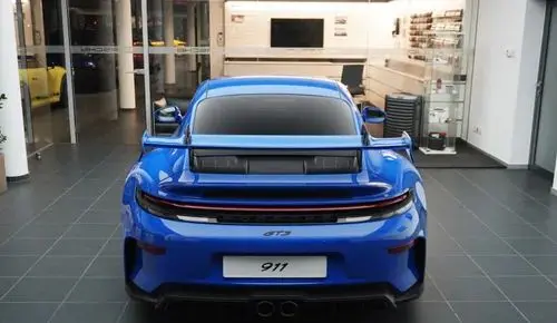 PORSCHE 911 