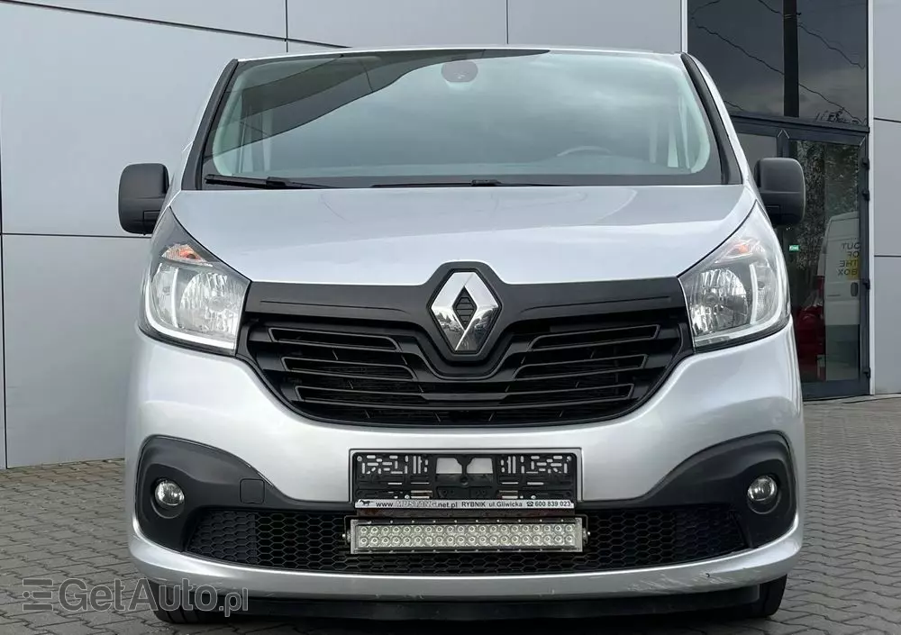 RENAULT Trafic 