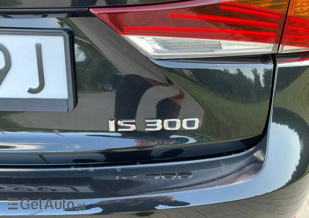 LEXUS IS 200t / 300 F Sport