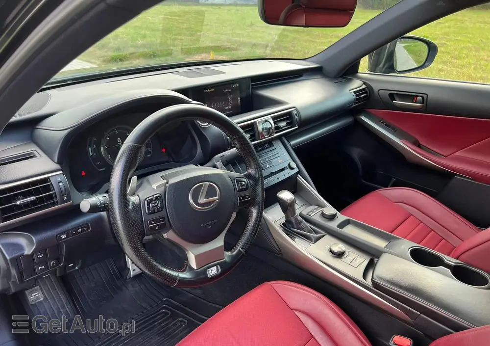 LEXUS IS 200t / 300 F Sport