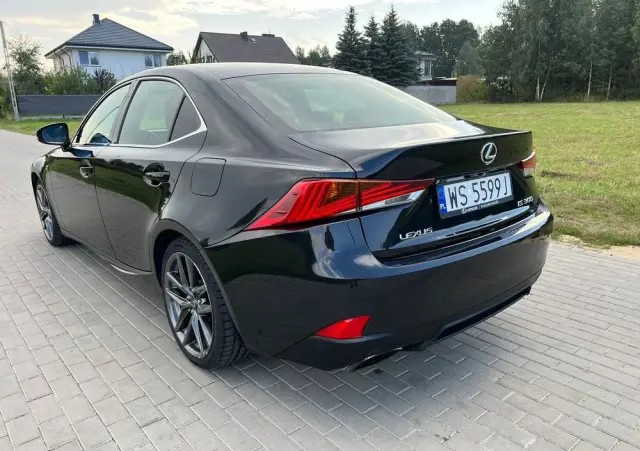 LEXUS IS 200t / 300 F Sport