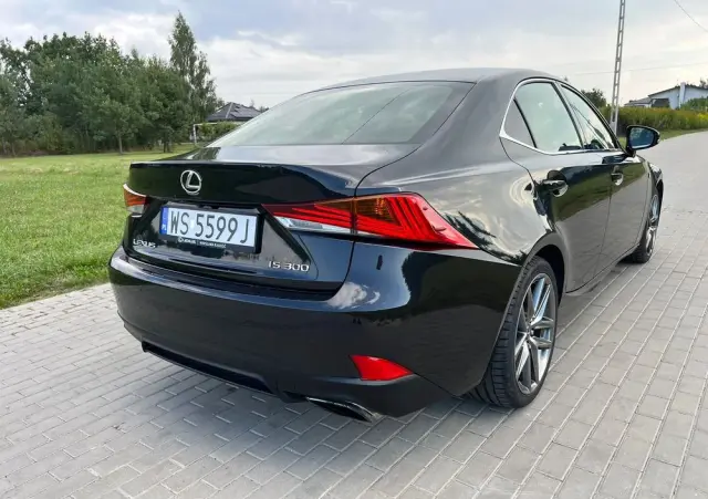 LEXUS IS 200t / 300 F Sport