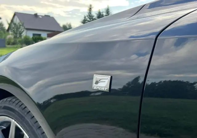 LEXUS IS 200t / 300 F Sport