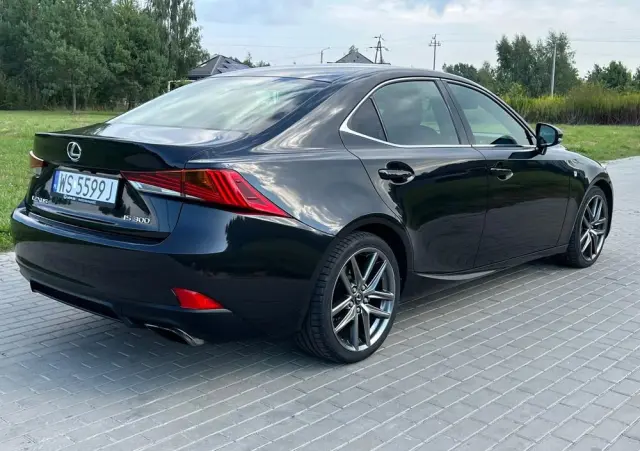 LEXUS IS 200t / 300 F Sport