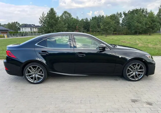 LEXUS IS 200t / 300 F Sport