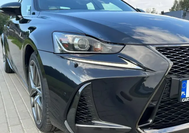 LEXUS IS 200t / 300 F Sport