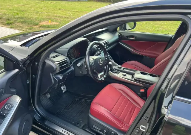 LEXUS IS 200t / 300 F Sport