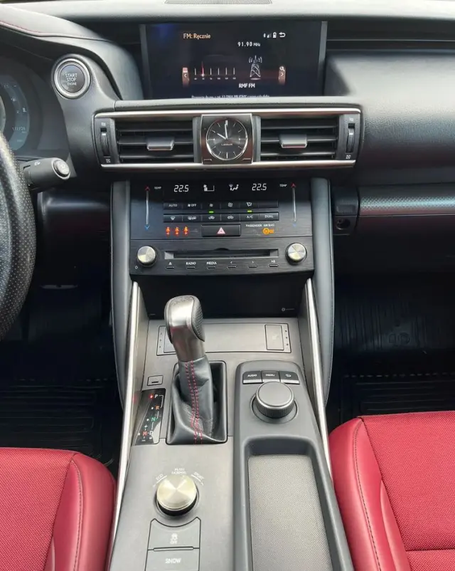 LEXUS IS 200t / 300 F Sport