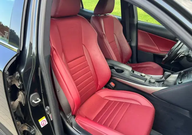 LEXUS IS 200t / 300 F Sport