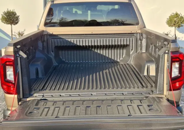 VOLKSWAGEN Amarok 2.0 TDi 4MOTION Life