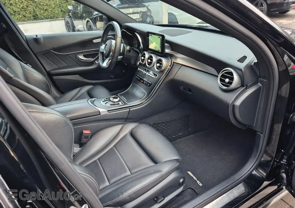 MERCEDES-BENZ Klasa C 200 4-Matic 9G-TRONIC